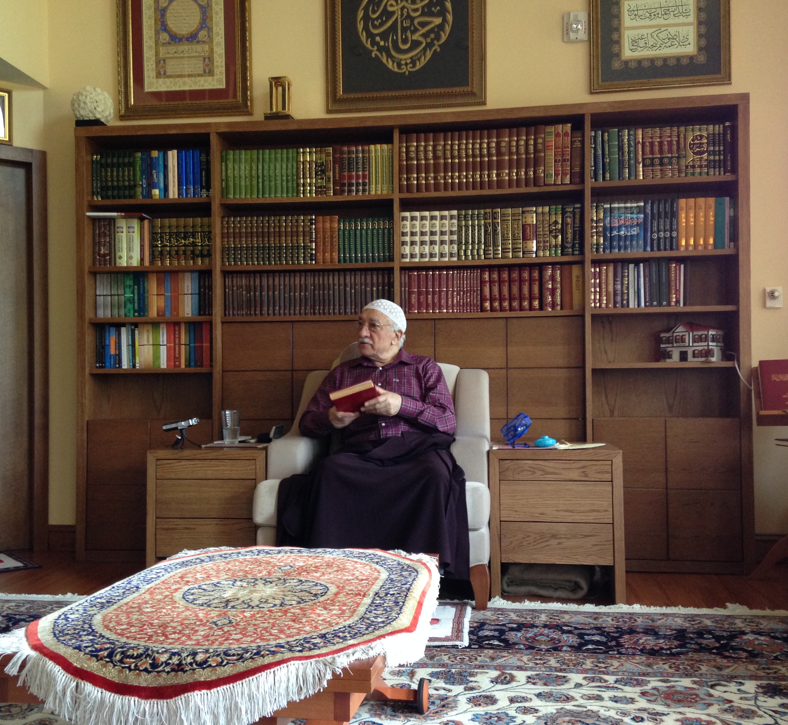 Muhterem Fethullah Gülen Hocaefendi Tefsir dersinde bir kelimenin farklı manalarını anlatırken